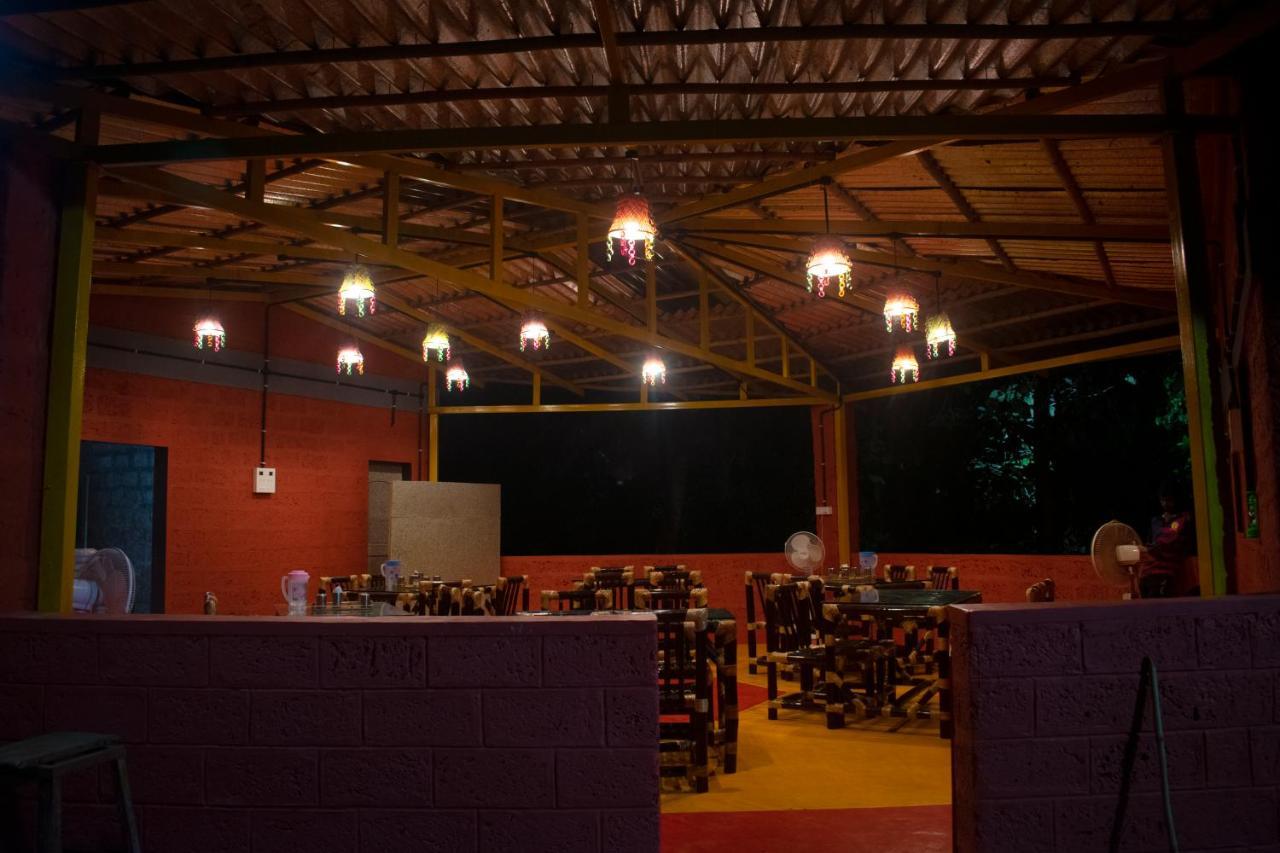 Amee'S Retreat Hotel Diveagar Ngoại thất bức ảnh